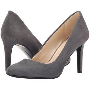 Nine West Gray Suede Heel/Pump (Size 5)